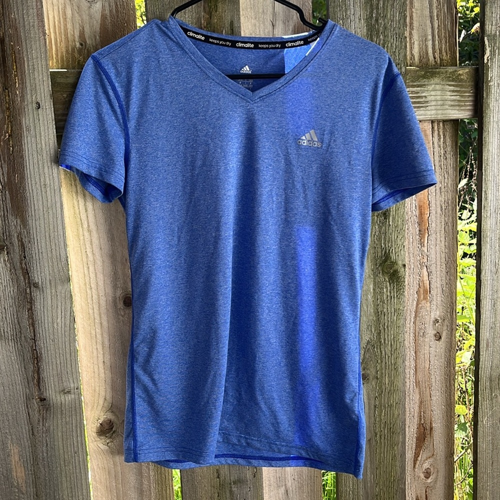 Athletic shirt